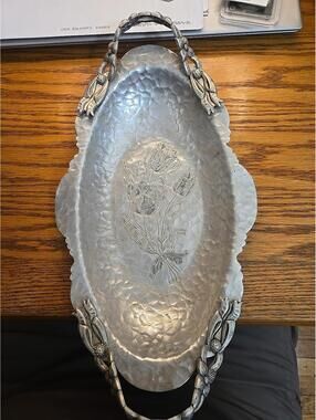 VTG Rodney Kent Silver Hand Wrought Aluminum TULIP serving dish 404 w/Handles